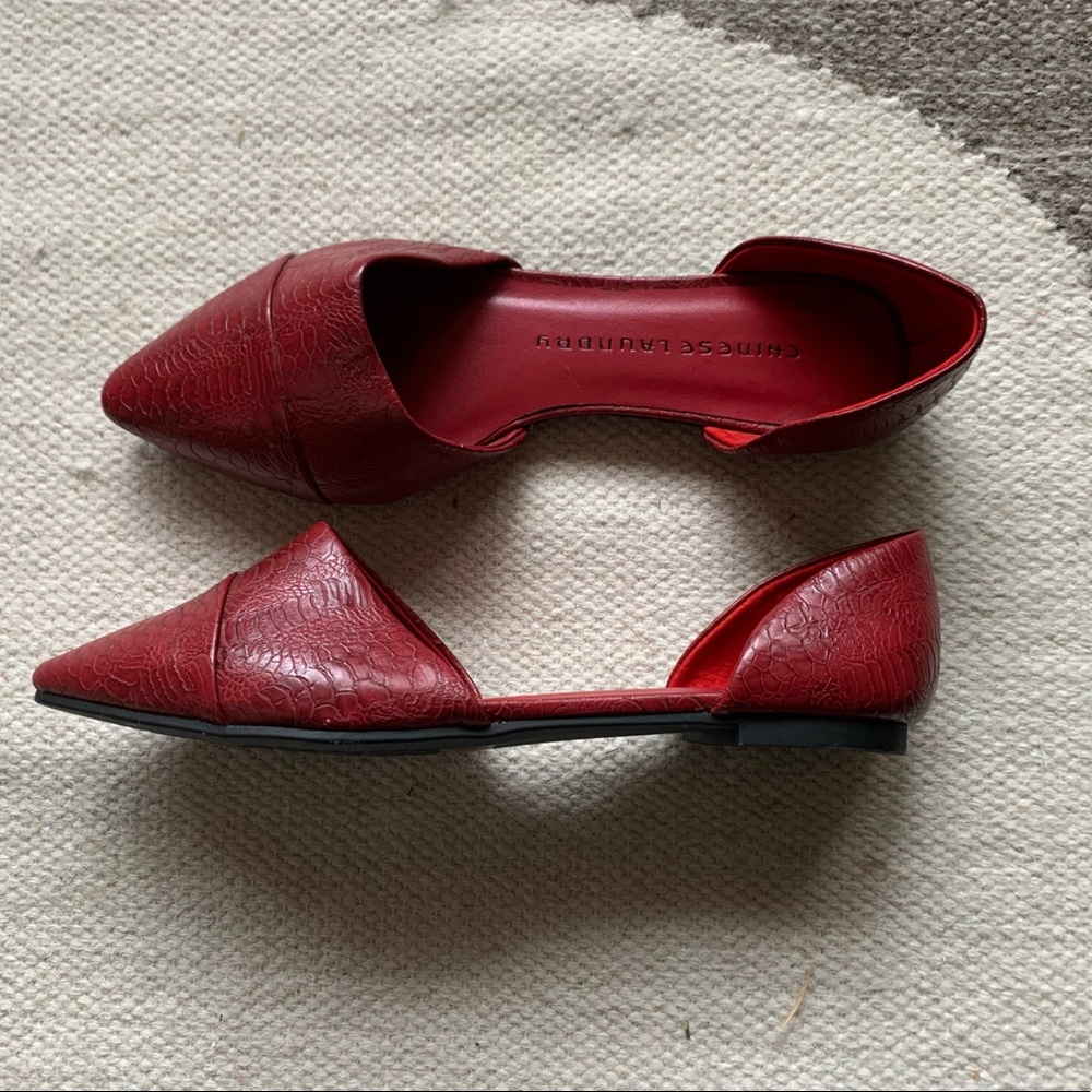 Red snakeskin never worn Chinese Laundry pointed flats!